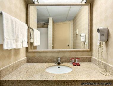 Hotel Ramada Moline East Moline Habitación foto
